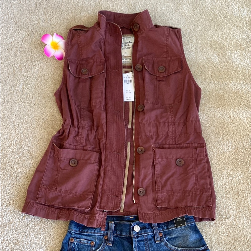Dusty merlot Abercrombie & Fitch Sleeveless Utility Vest, S, NWT